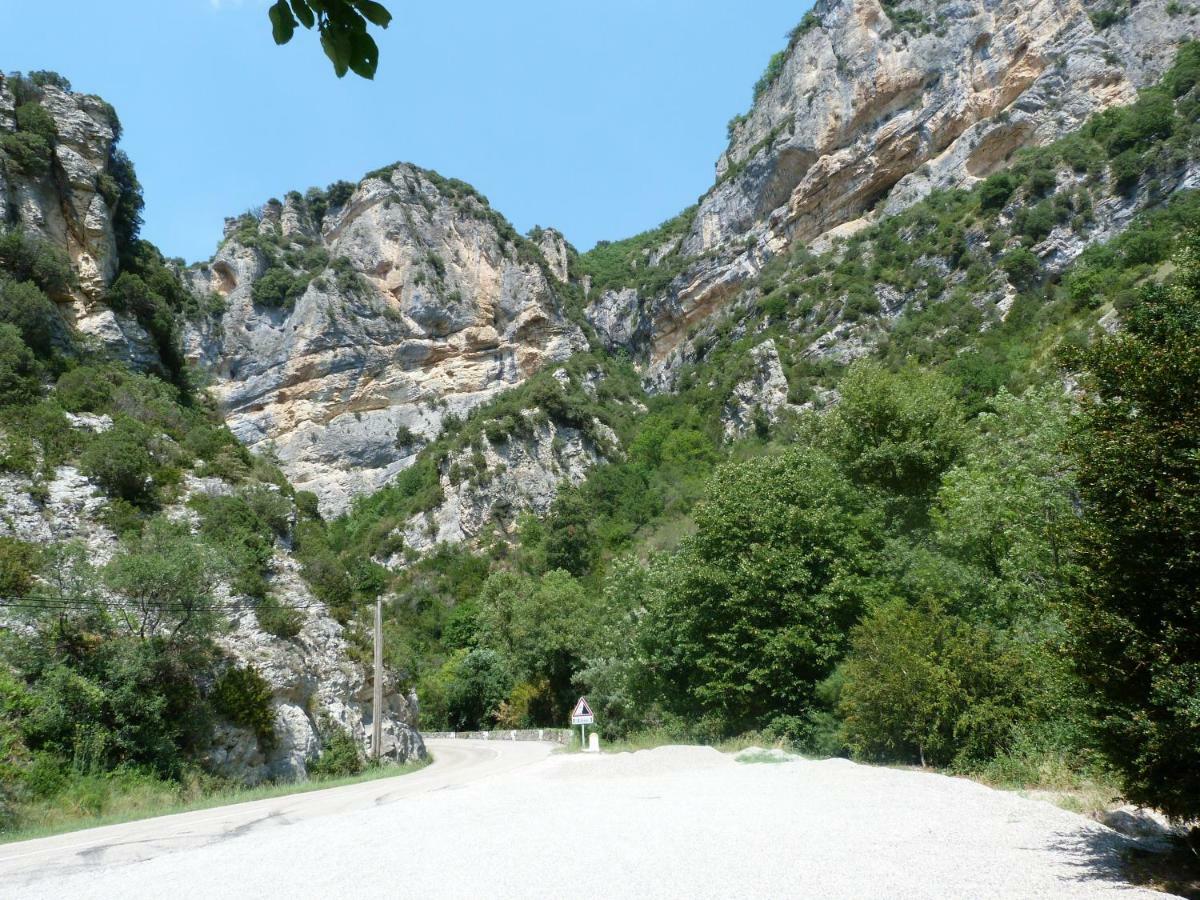 La Clairiere Villa Pierrelongue Bagian luar foto